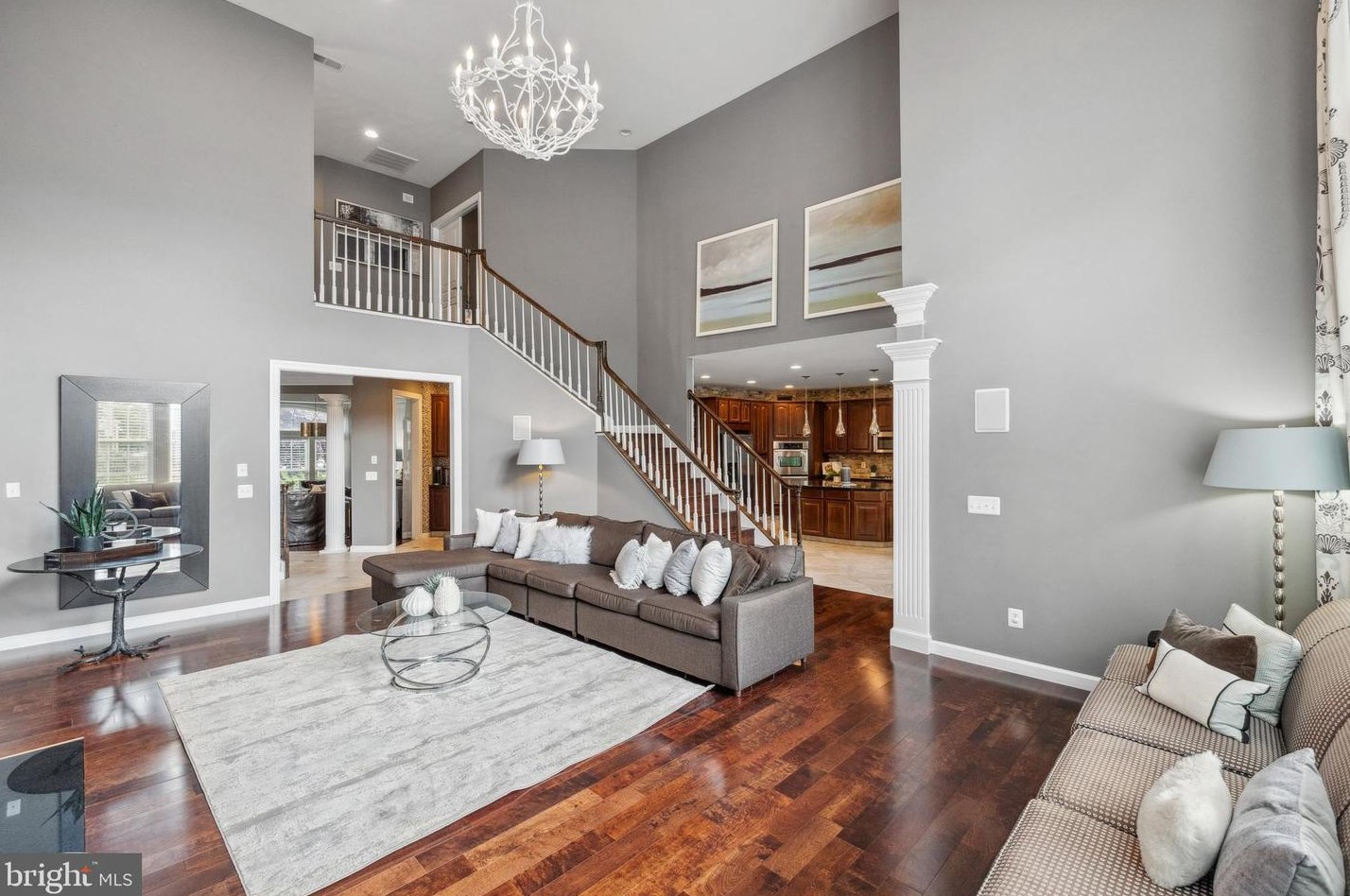 3991 Woodberry Mdw Dr, Fairfax VA  22033-2498 exterior