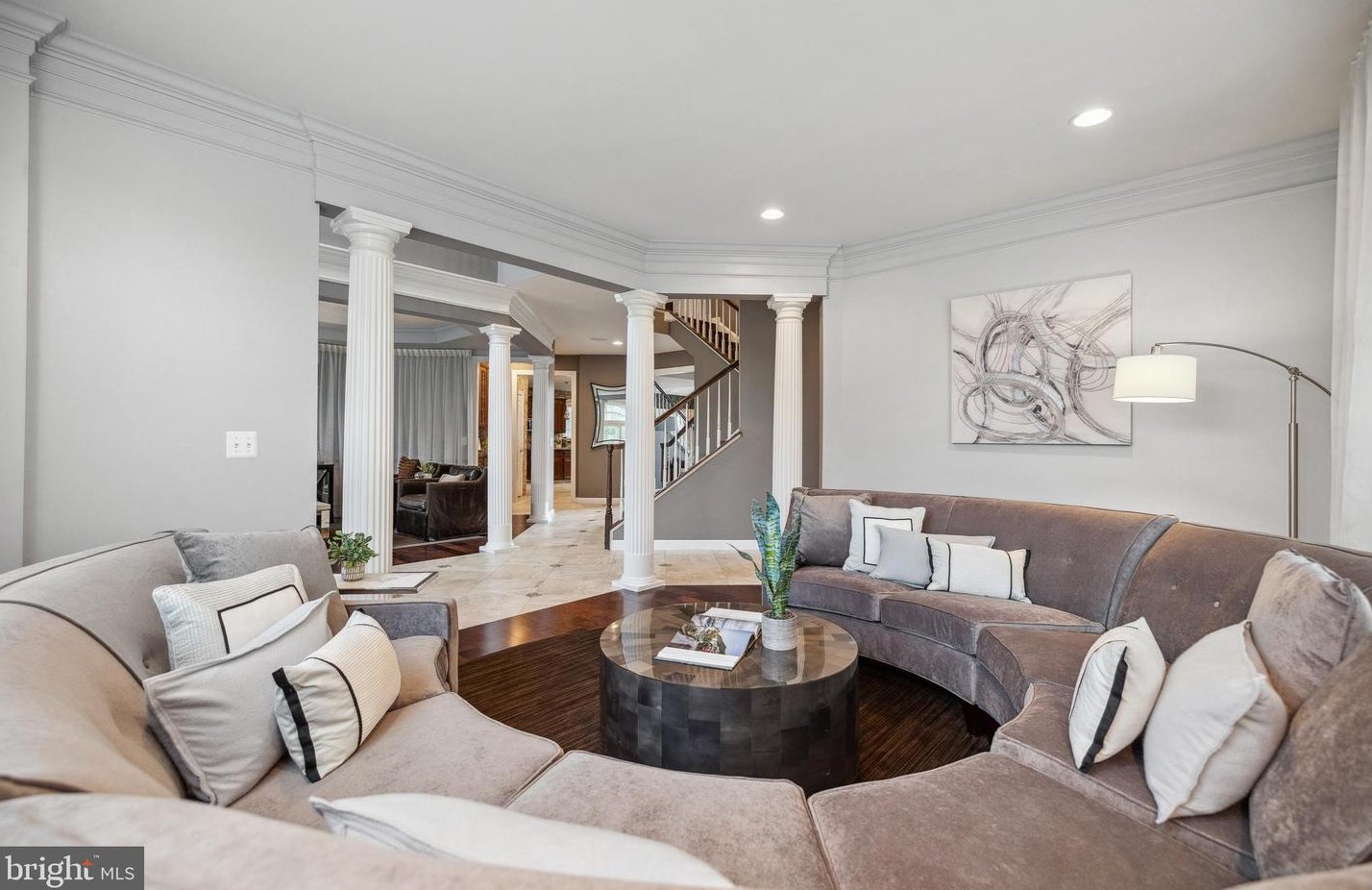 3991 Woodberry Mdw Dr, Fairfax VA  22033-2498 exterior