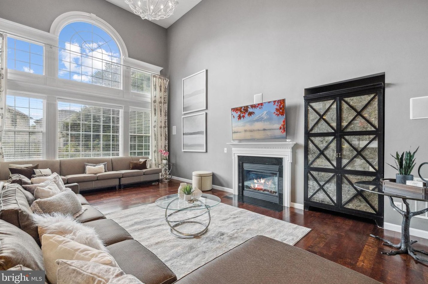 3991 Woodberry Mdw Dr, Fairfax VA  22033-2498 exterior