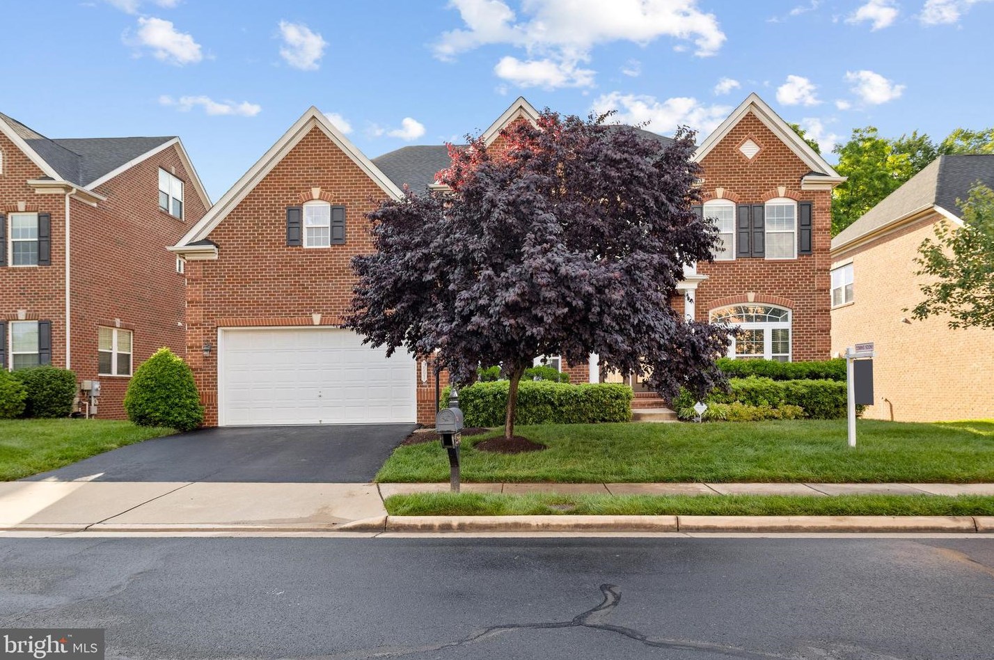 3991 Woodberry Meadow Dr, Fairfax, VA 22033-2498