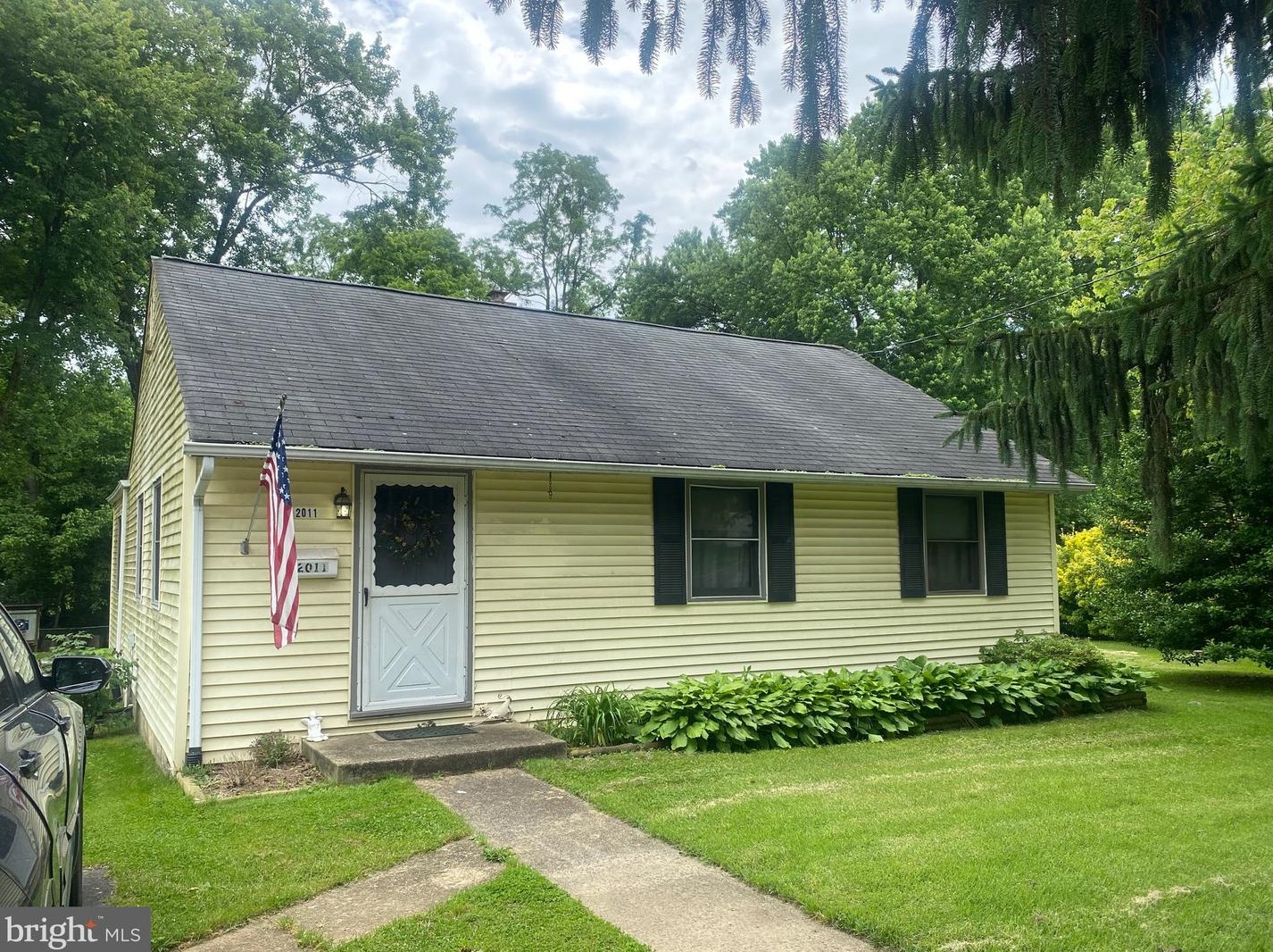 2011 Pimmit Dr, Falls Church, VA 22043-1408