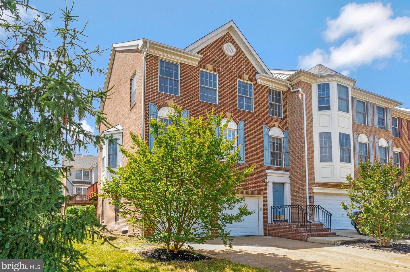 12901 Starters Ln, Fairfax, VA 22033-2021