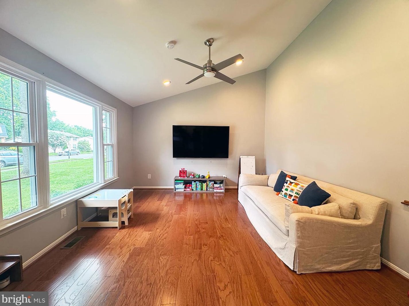 10167 Bessmer Ln, Fairfax, VA 22032