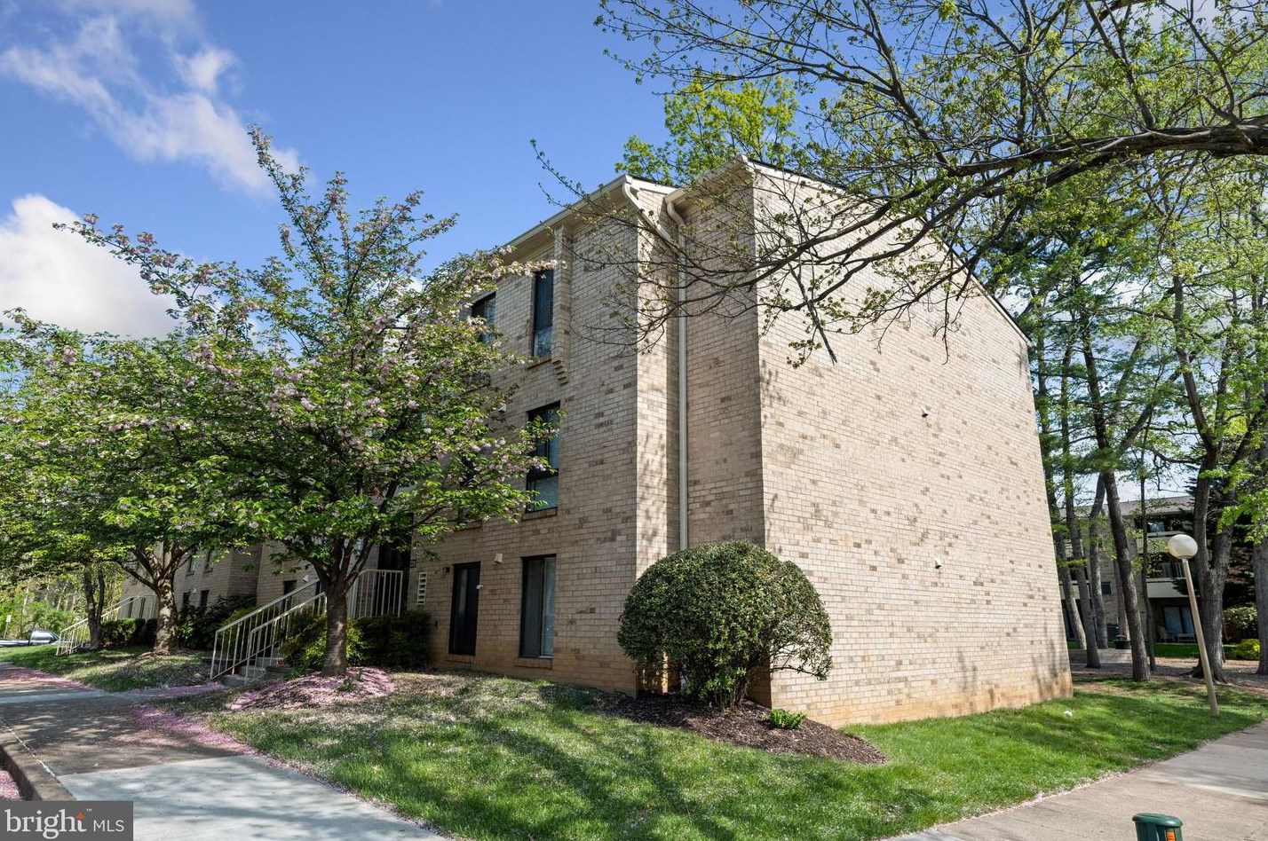 2326 Freetown Ct #2b, Herndon, VA 20191