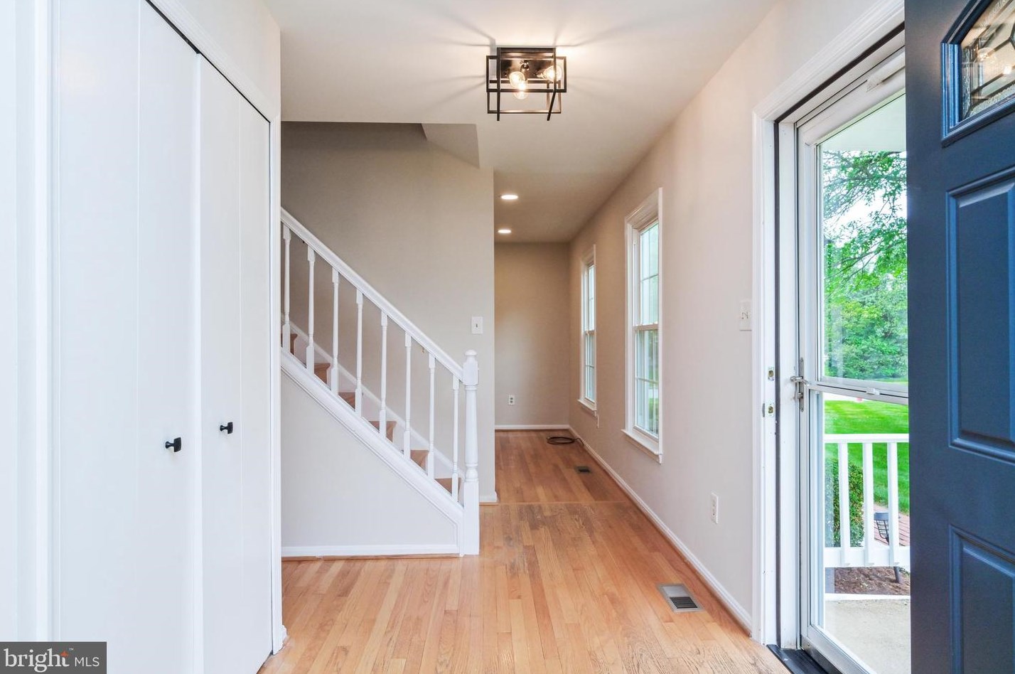 12916 Ashton Oaks Dr, Fairfax, VA 22030-7215