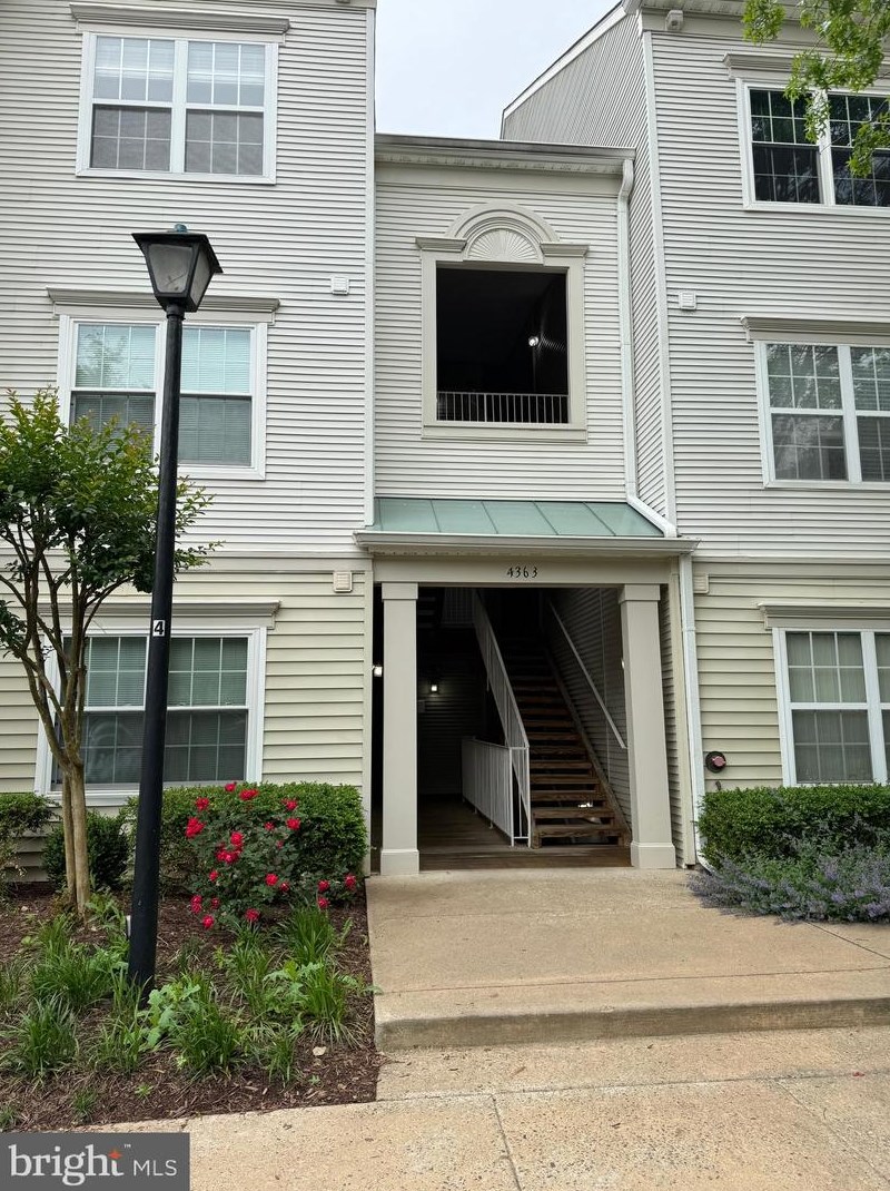 4363 Wilson Valley Dr Apt 401, Fairfax, VA 22033