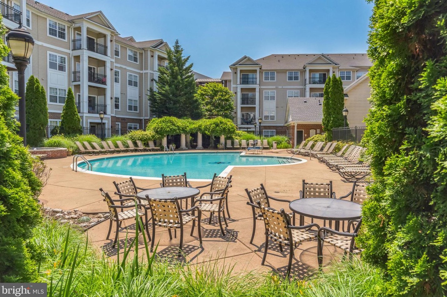 12953 Centre Park Cir #319, Herndon, VA 20171