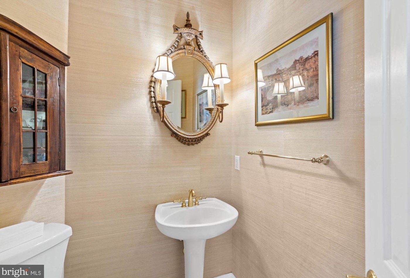 1249 Beverly Rd, Mc Lean VA 22101-2802 exterior