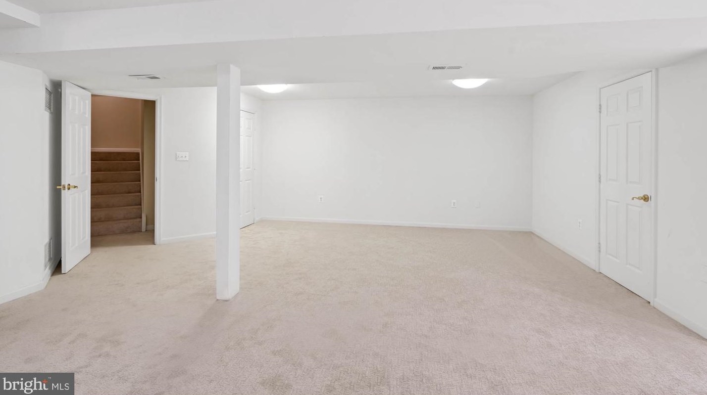 1249 Beverly Rd, Mc Lean VA 22101-2802 exterior