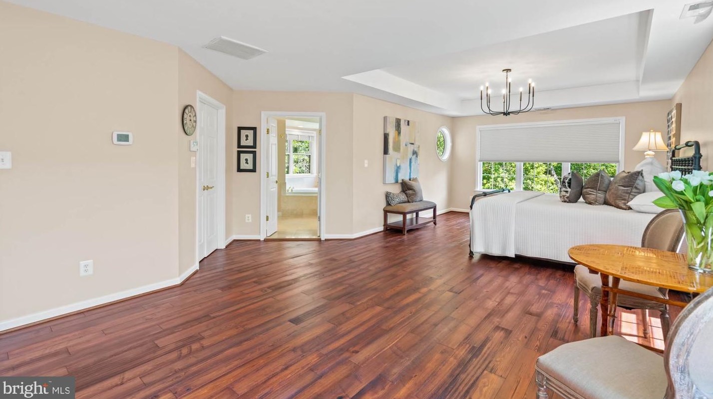 1249 Beverly Rd, Mc Lean VA 22101-2802 exterior