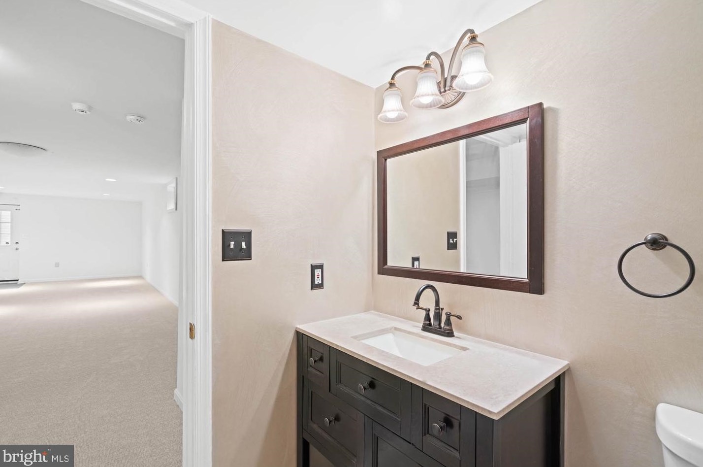 1249 Beverly Rd, Mc Lean VA 22101-2802 exterior