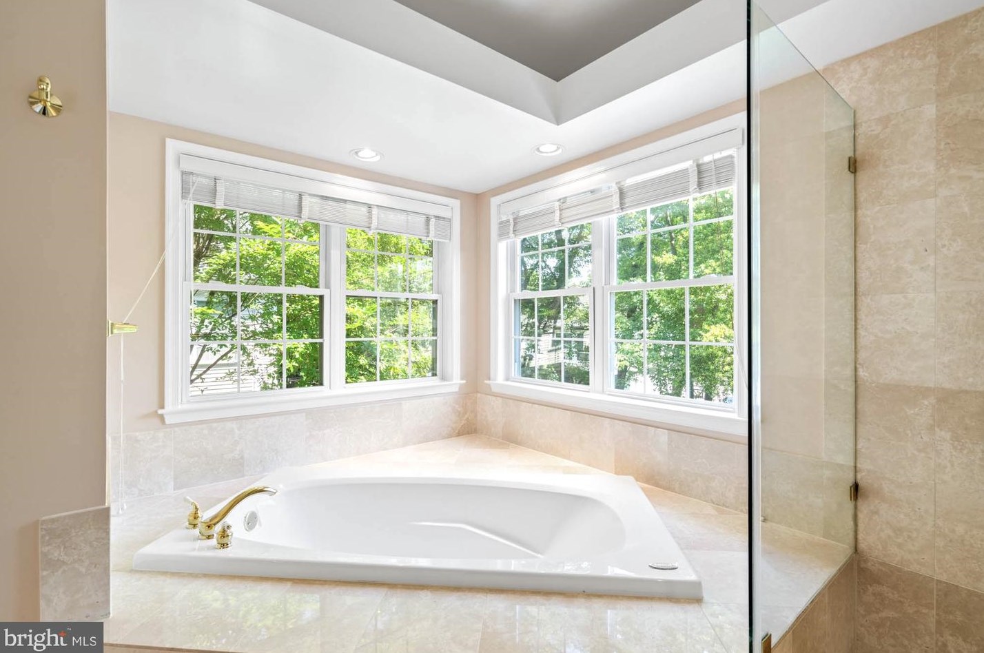 1249 Beverly Rd, Mc Lean VA 22101-2802 exterior