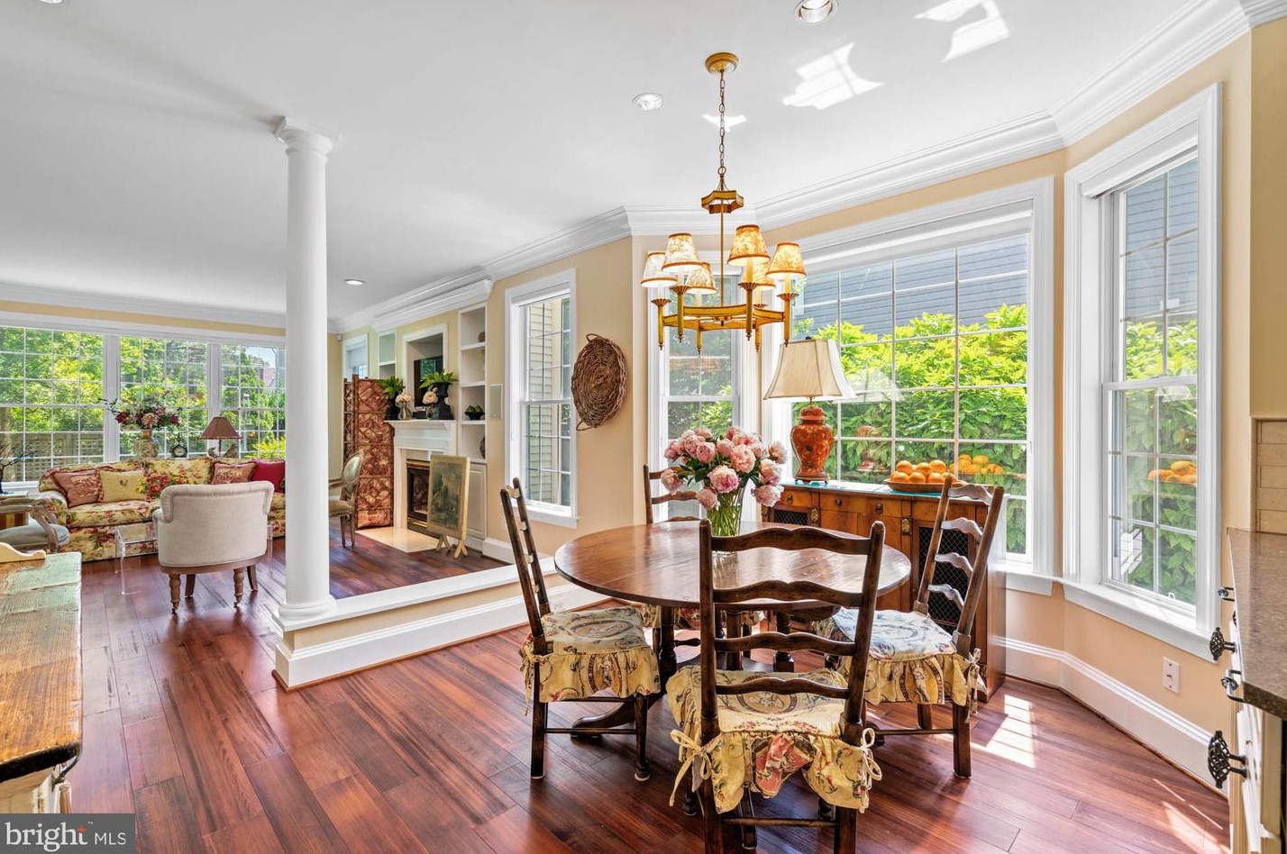 1249 Beverly Rd, Mc Lean VA 22101-2802 exterior