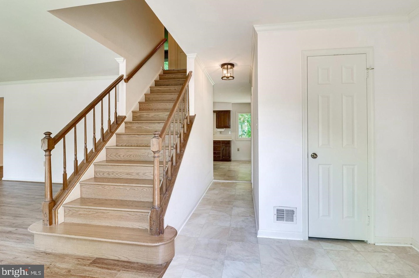2692 Glencroft Rd, Vienna, VA 22181