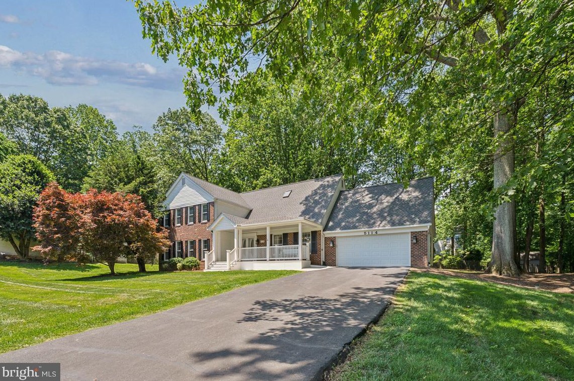 5114 Brentwood Farm Dr, Fairfax, VA 22030-6236
