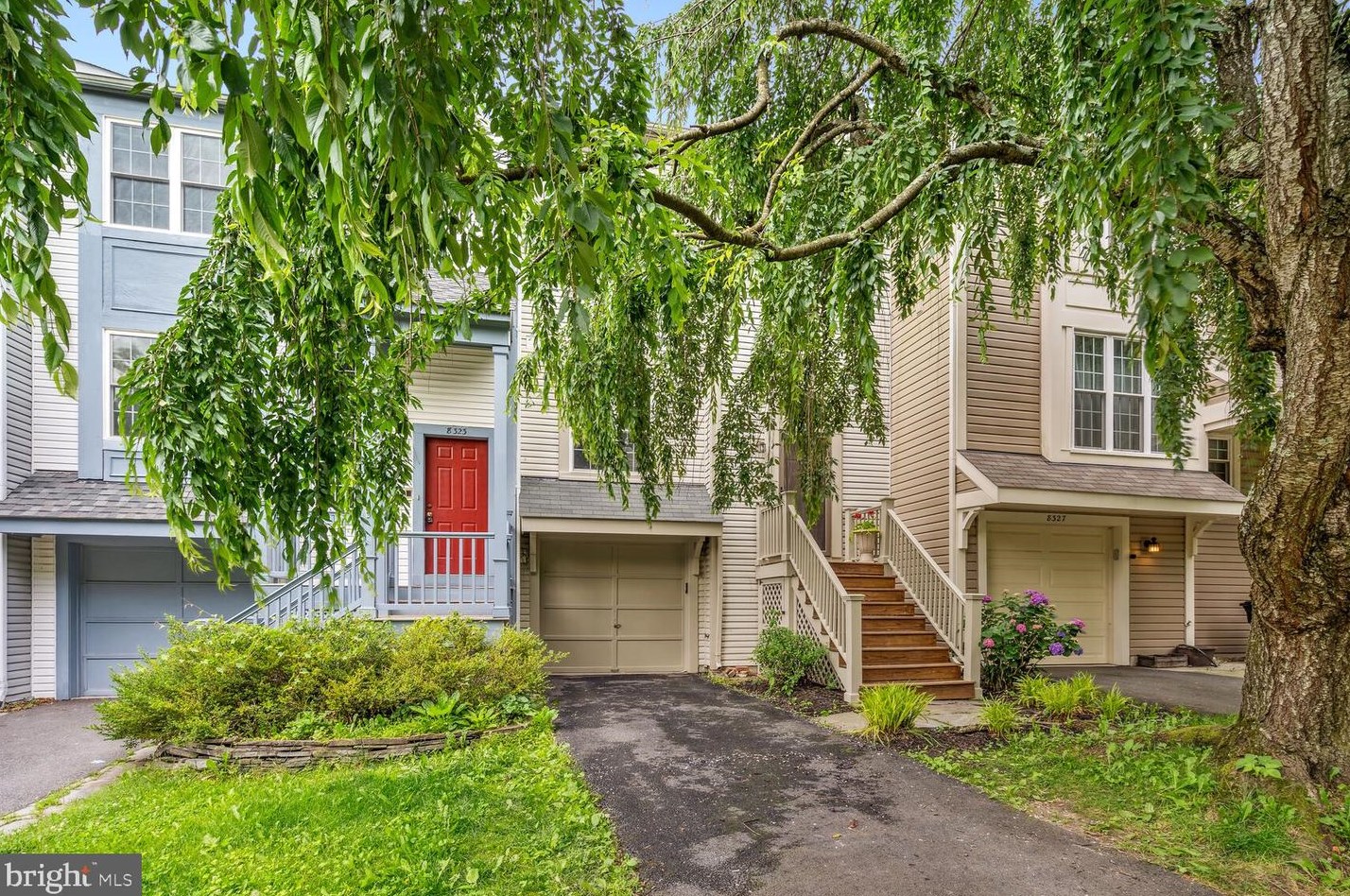 8325 Southern Oaks Ct, Lorton, VA 22079-3058