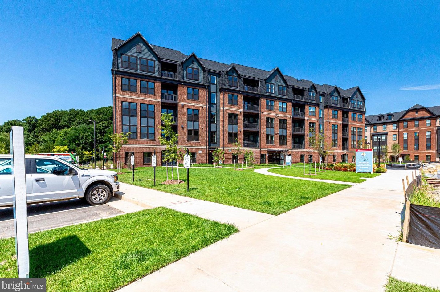 3925 Fair Ridge Dr #205, Fairfax, VA 22033