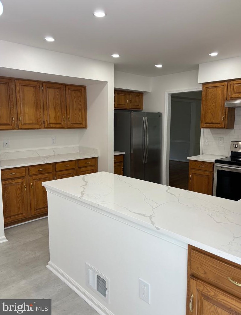 4308 Poplar Branch Dr, Fairfax VA  20151-2538 exterior