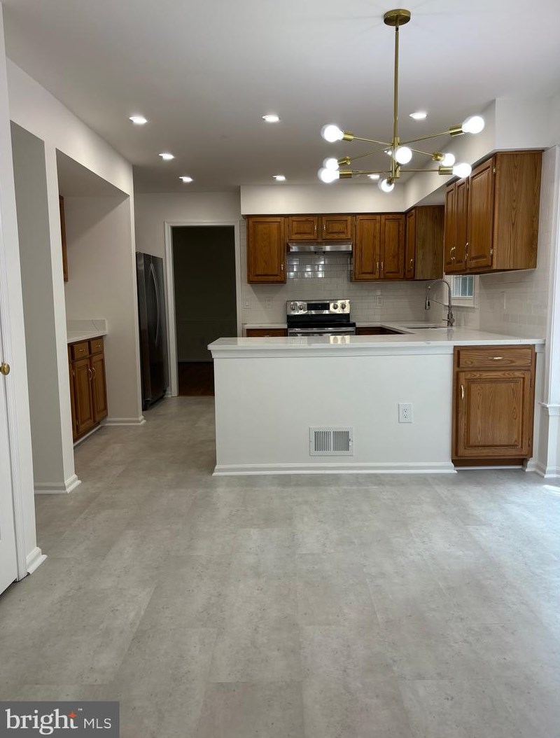 4308 Poplar Branch Dr, Fairfax VA  20151-2538 exterior