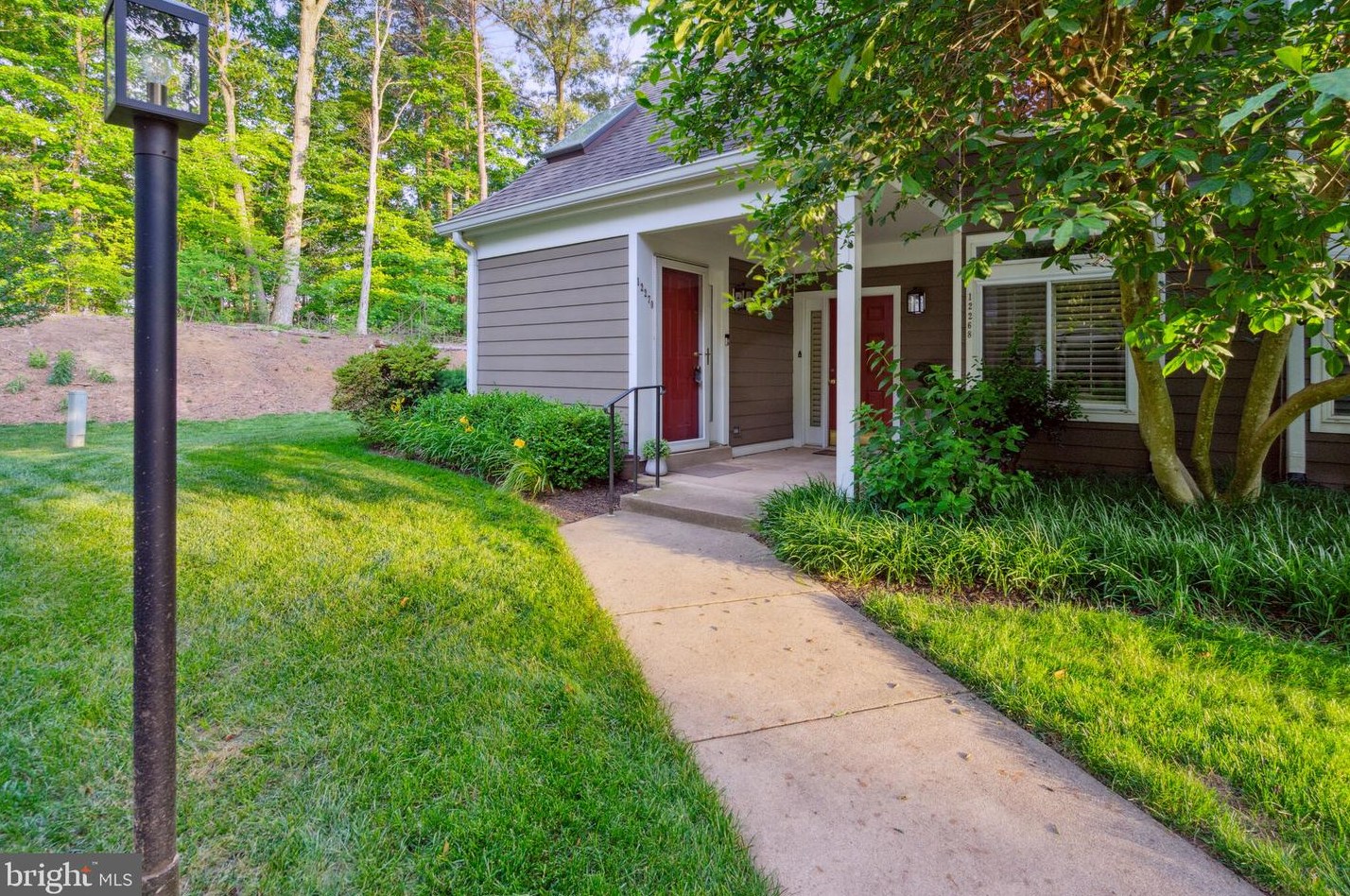 12270 Fort Buffalo Cir, Fairfax, VA 22033-2833