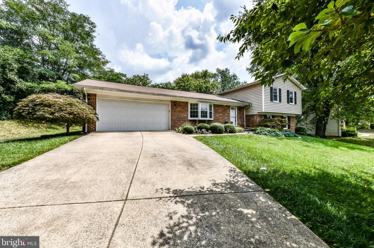 1431 Towlston Rd, Vienna, VA 22182