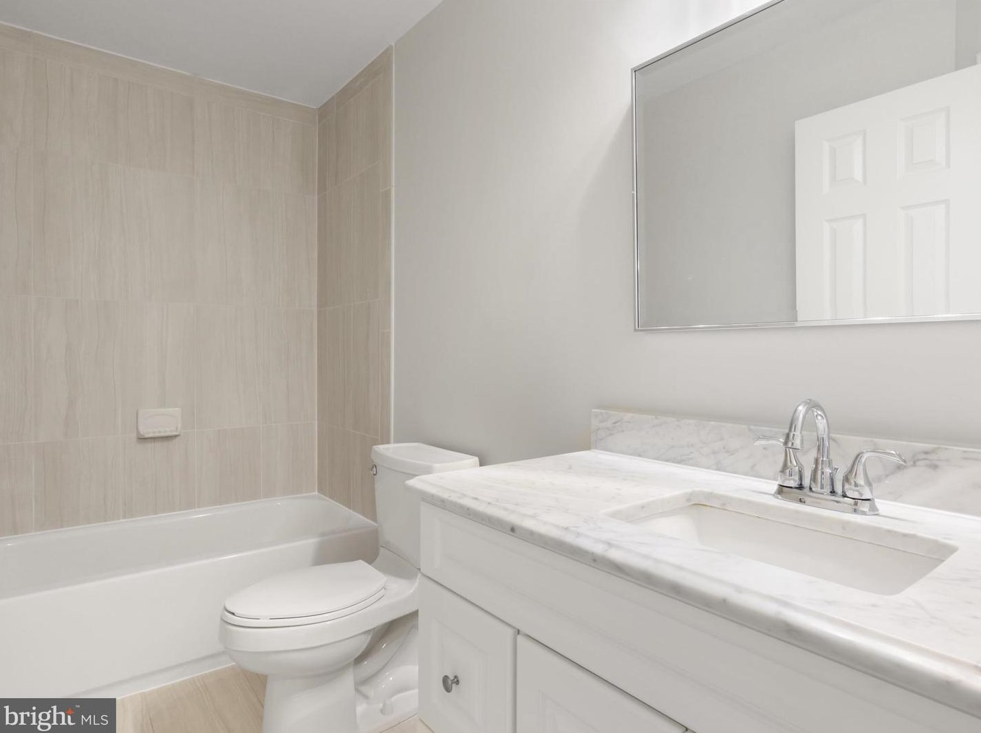 1129 Moorefield Hill Ct, Vienna VA  22180-6246 exterior