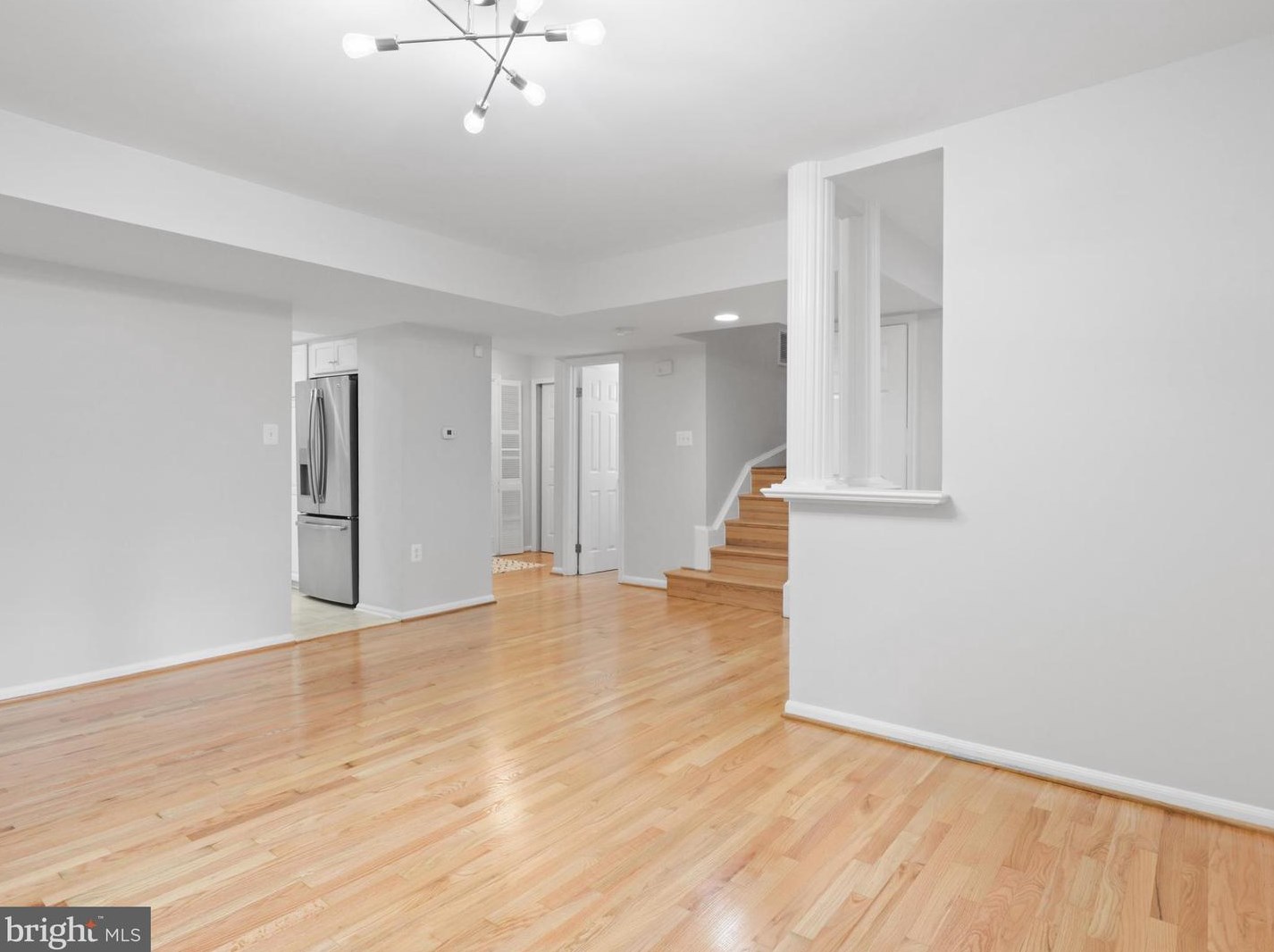 1129 Moorefield Hill Ct, Vienna VA  22180-6246 exterior