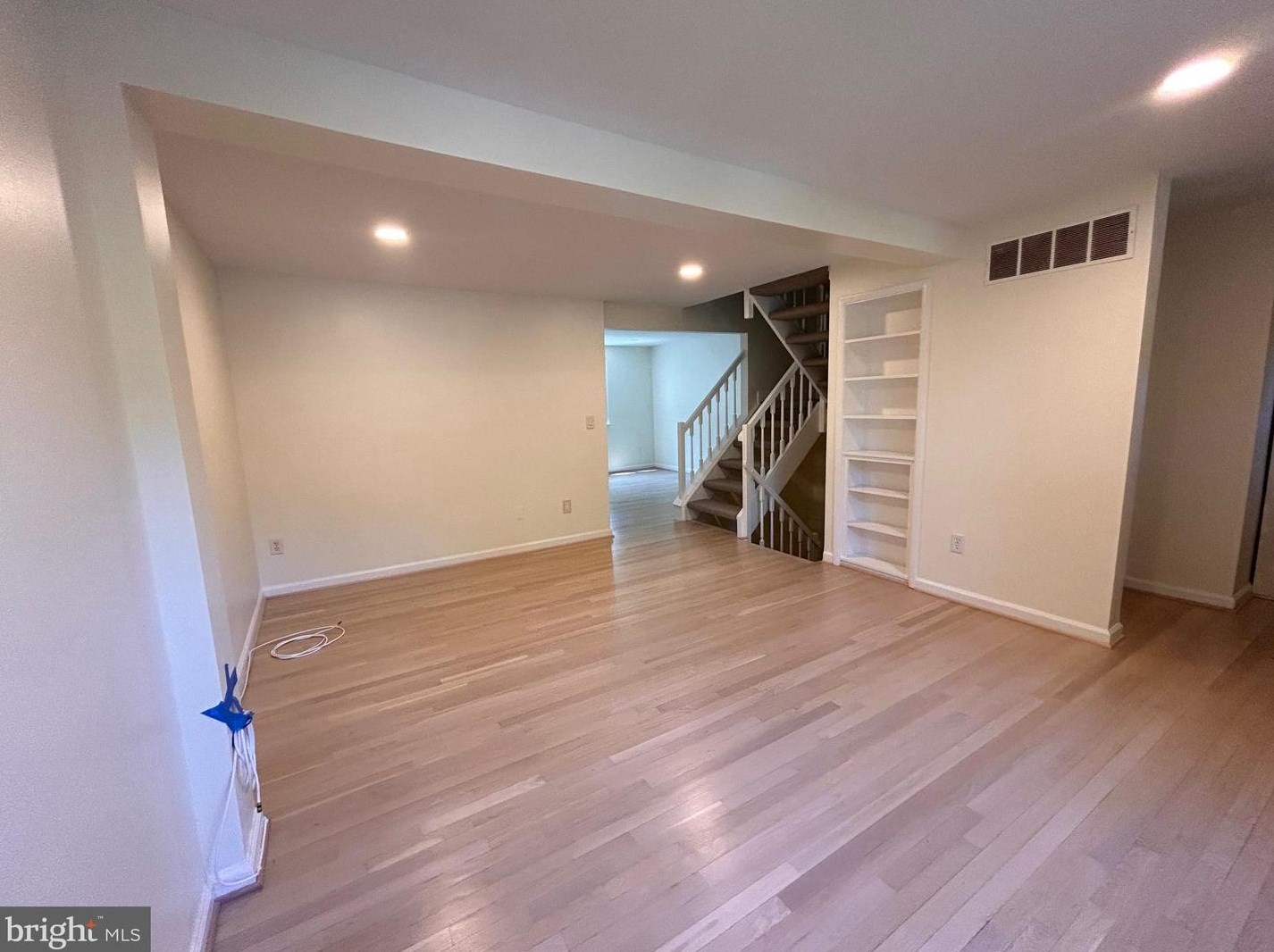 1614 Barnstead Dr, Herndon, VA 20194