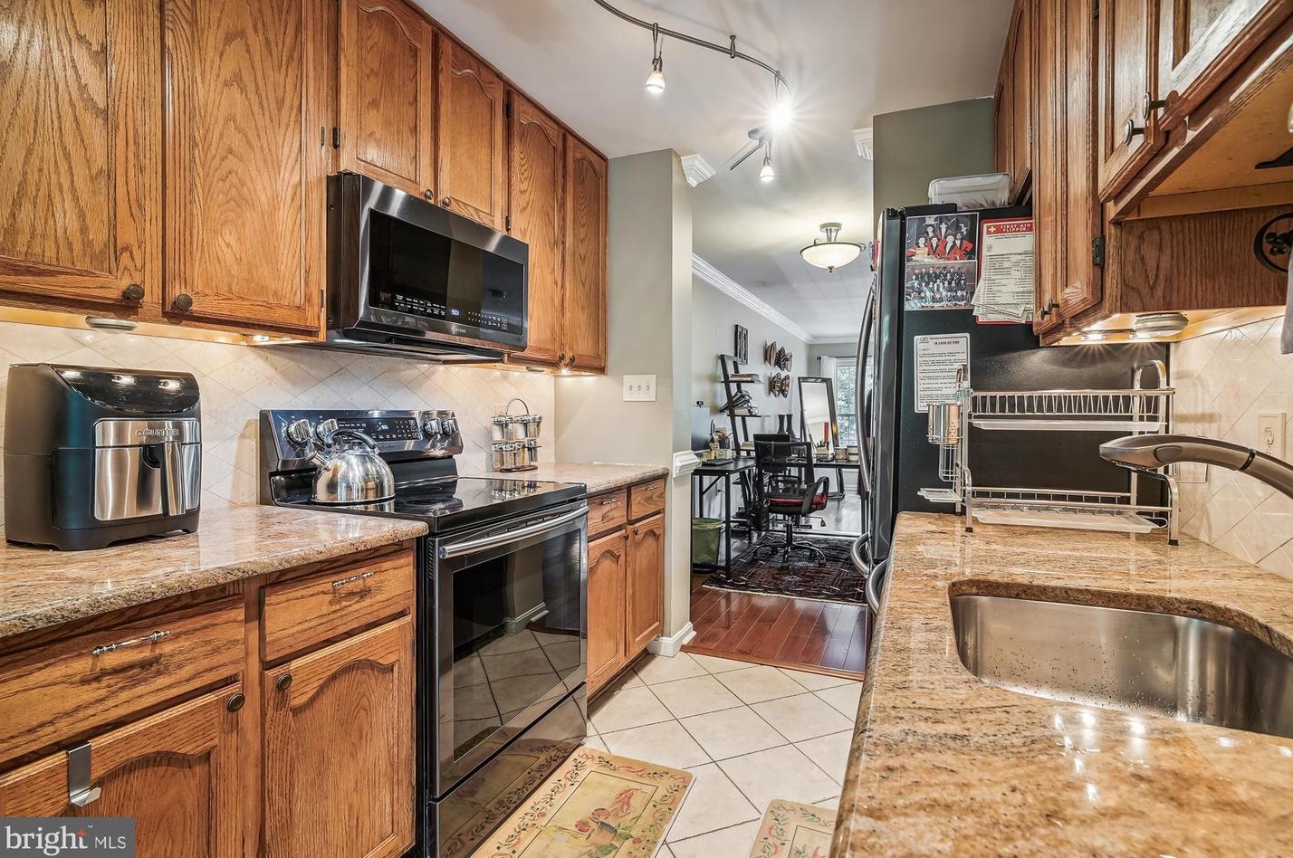 7037 Ashleigh Mnr Ct, Alexandria VA 22315-4757 exterior