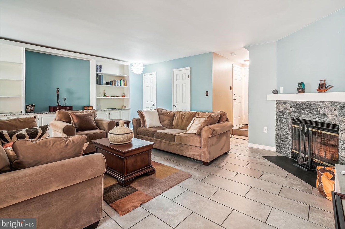 7037 Ashleigh Mnr Ct, Alexandria VA 22315-4757 exterior