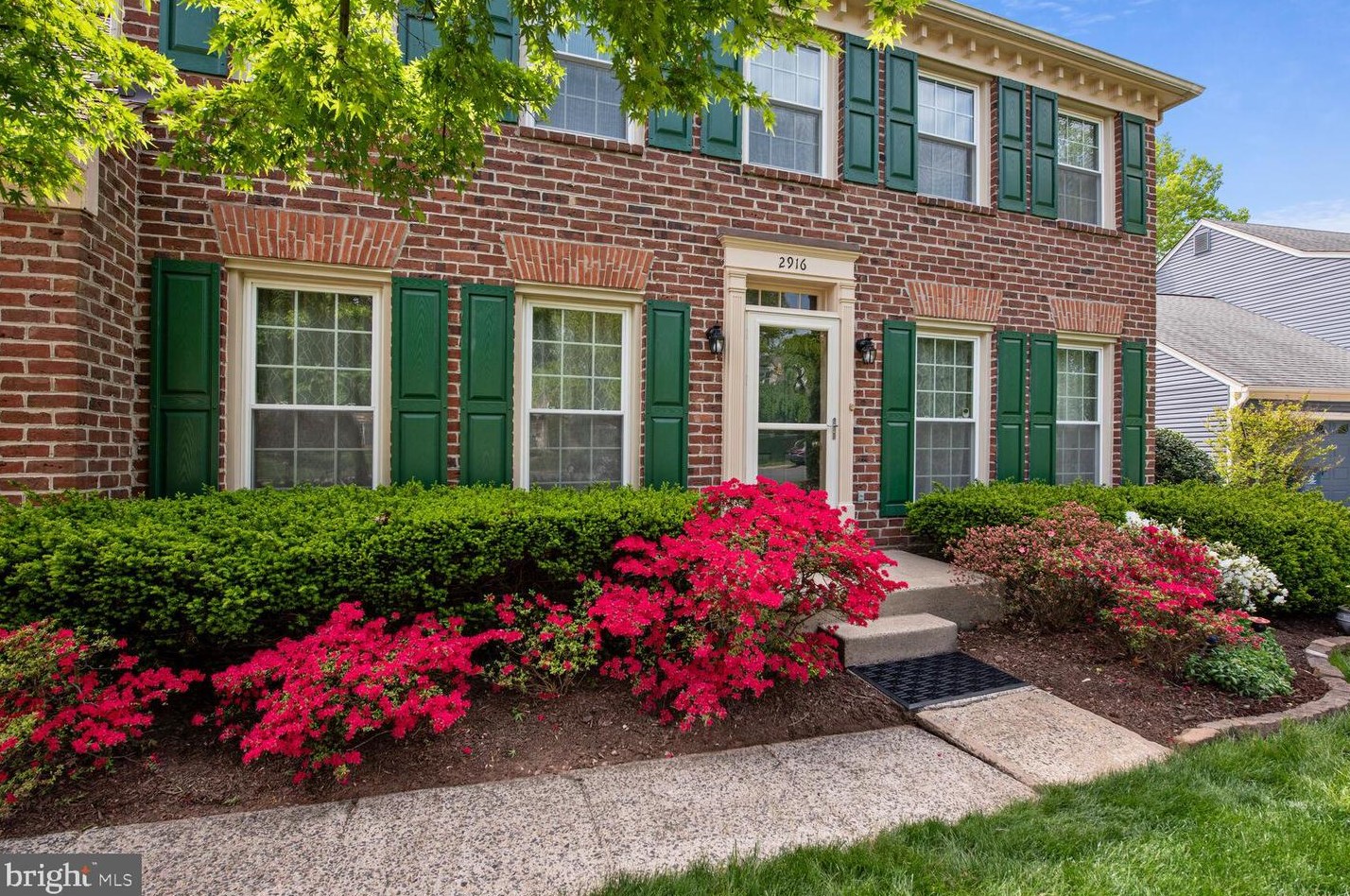 2916 Parklawn Ct, Herndon, VA 20171-2349