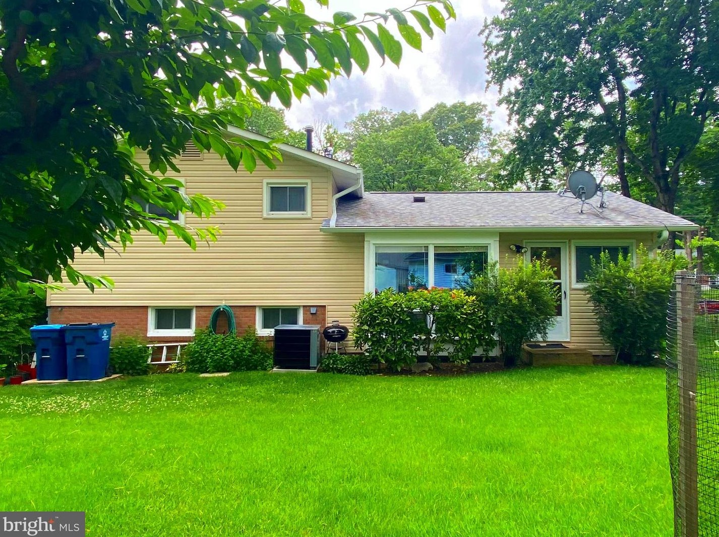 4515 Weyburn Dr, Annandale, VA 22003