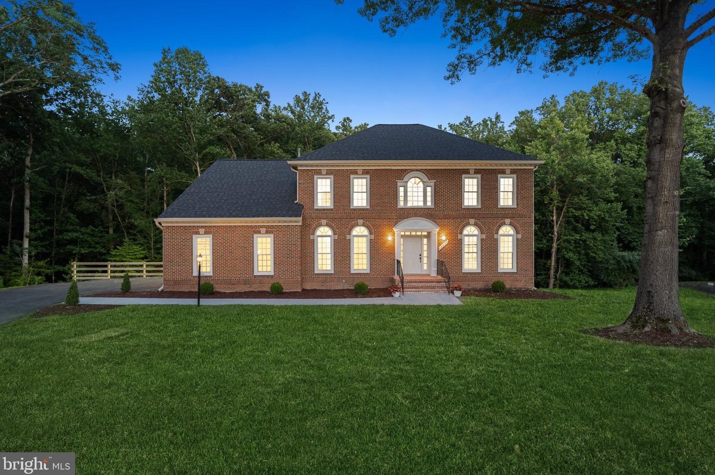 10899 Woodland Falls Dr, Great Falls, VA 22066