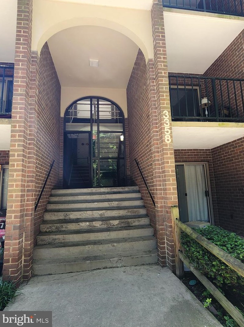 3358 Woodburn Rd #23, Annandale, VA 22003