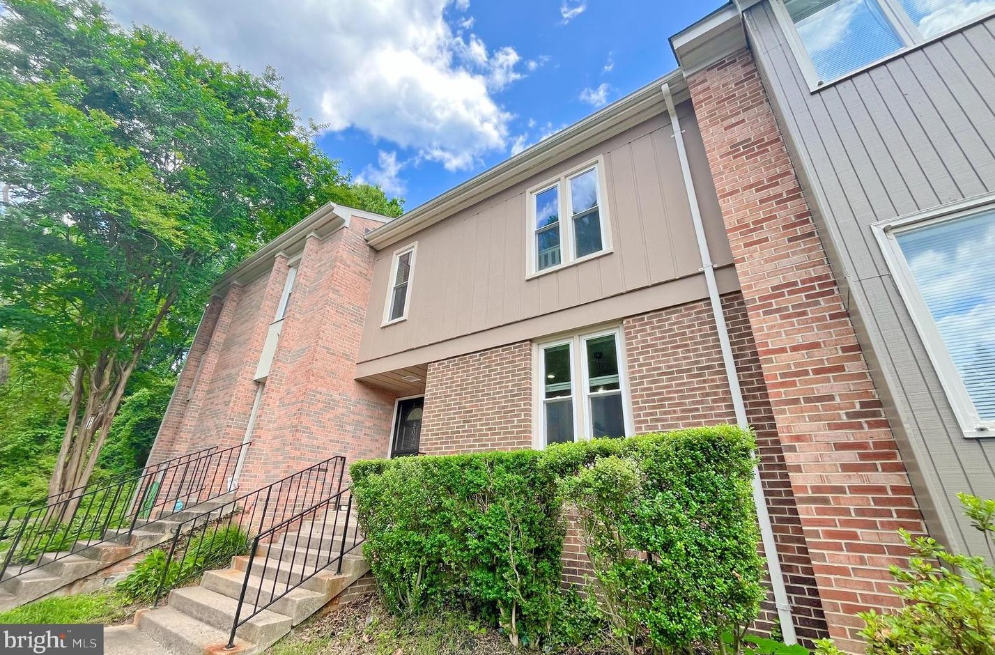 5035 Cliffhaven Dr, Annandale, VA 22003-4346