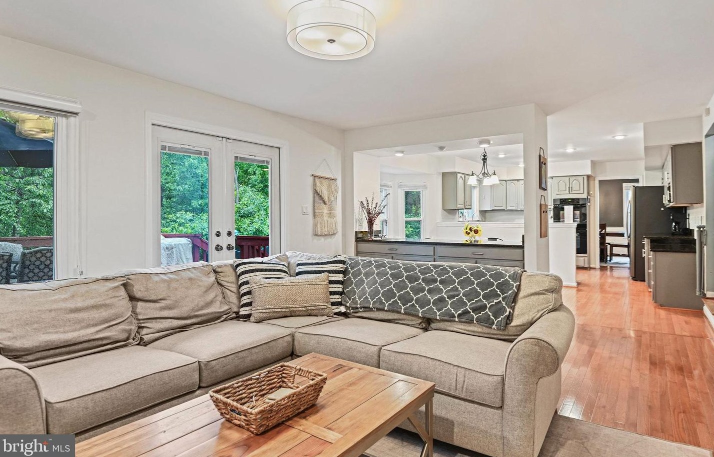 5252 Gln Mdw Rd, Centreville VA  20120-1354 exterior