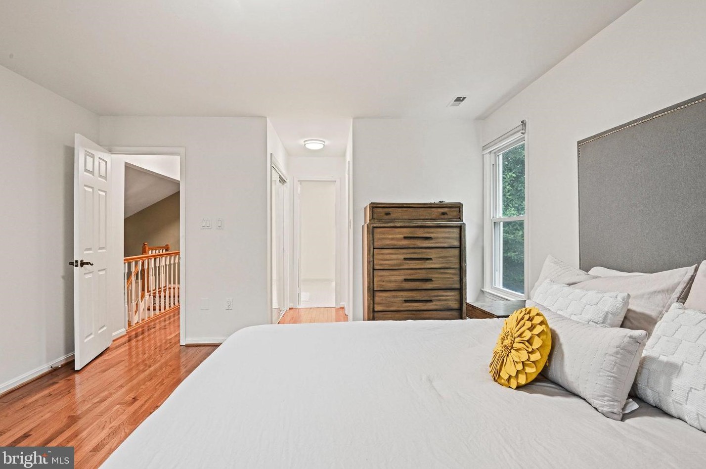 5252 Gln Mdw Rd, Centreville VA  20120-1354 exterior