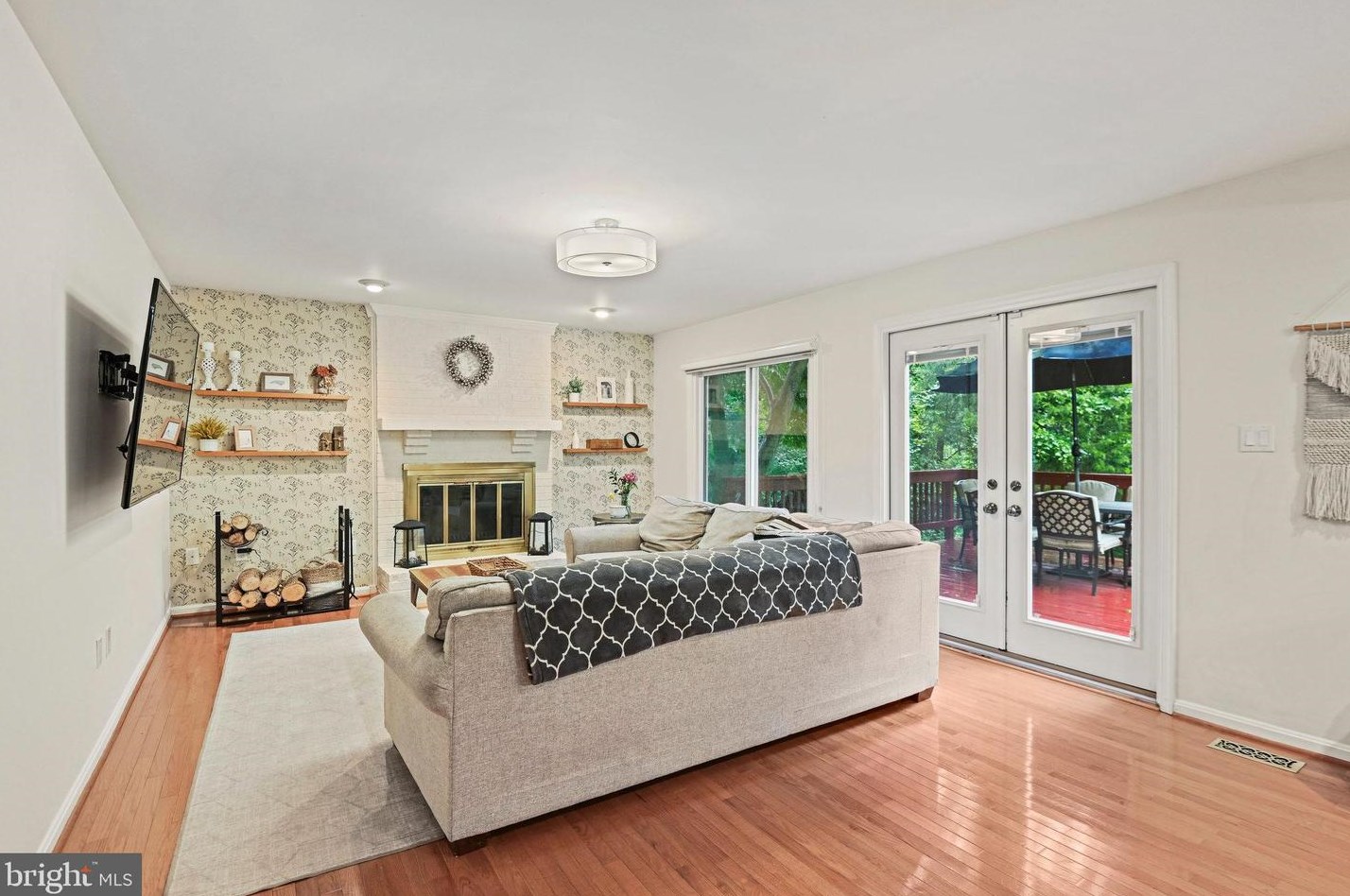 5252 Gln Mdw Rd, Centreville VA  20120-1354 exterior