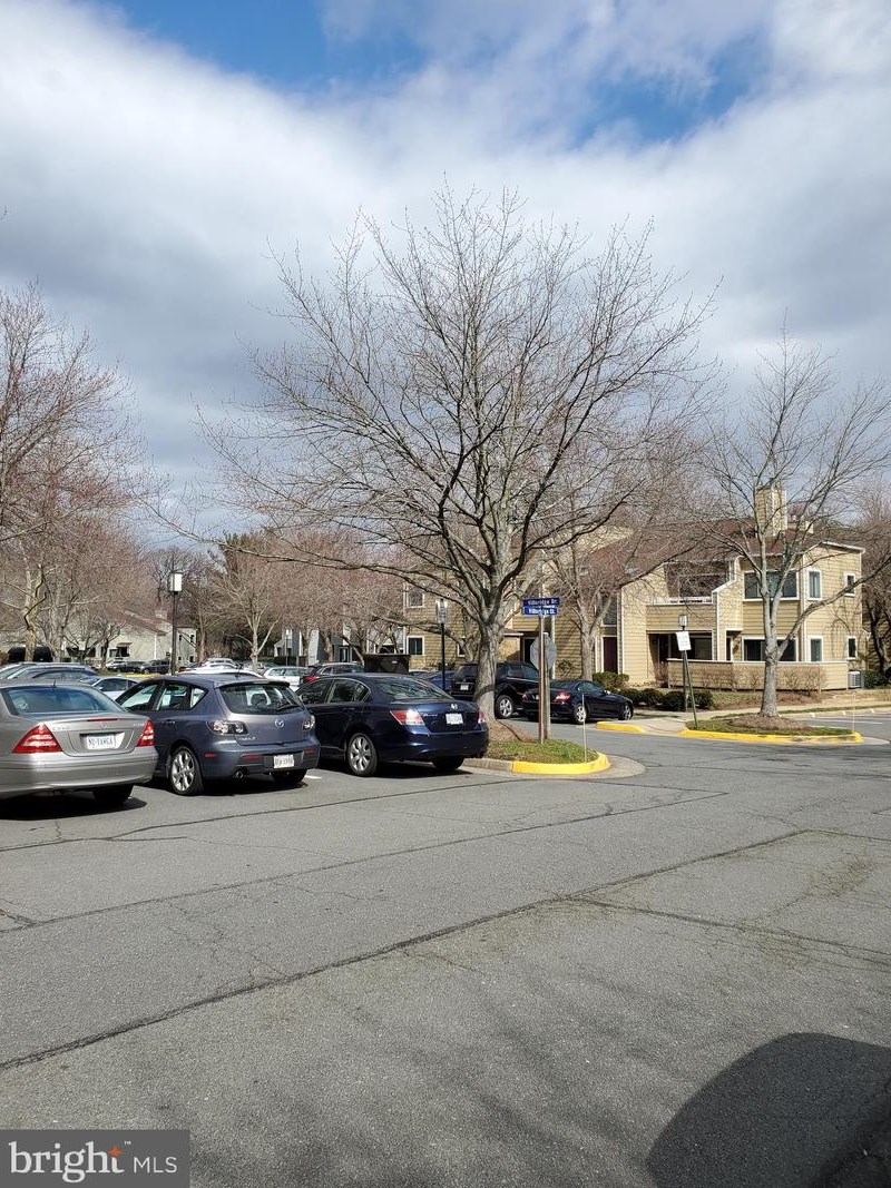 11043 Villaridge Ct, Herndon, VA 20191-4840