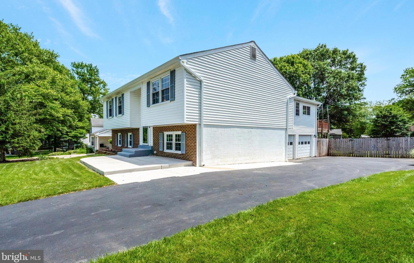 15307 Harmony Hill Ct, Centreville, VA 20120-1137