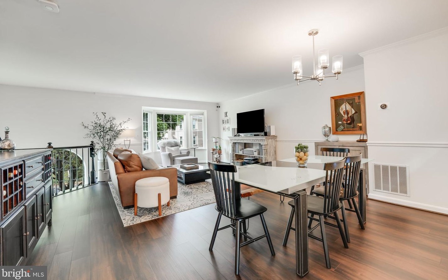 6007 Lands End Ln, Alexandria VA 22315-2666 exterior