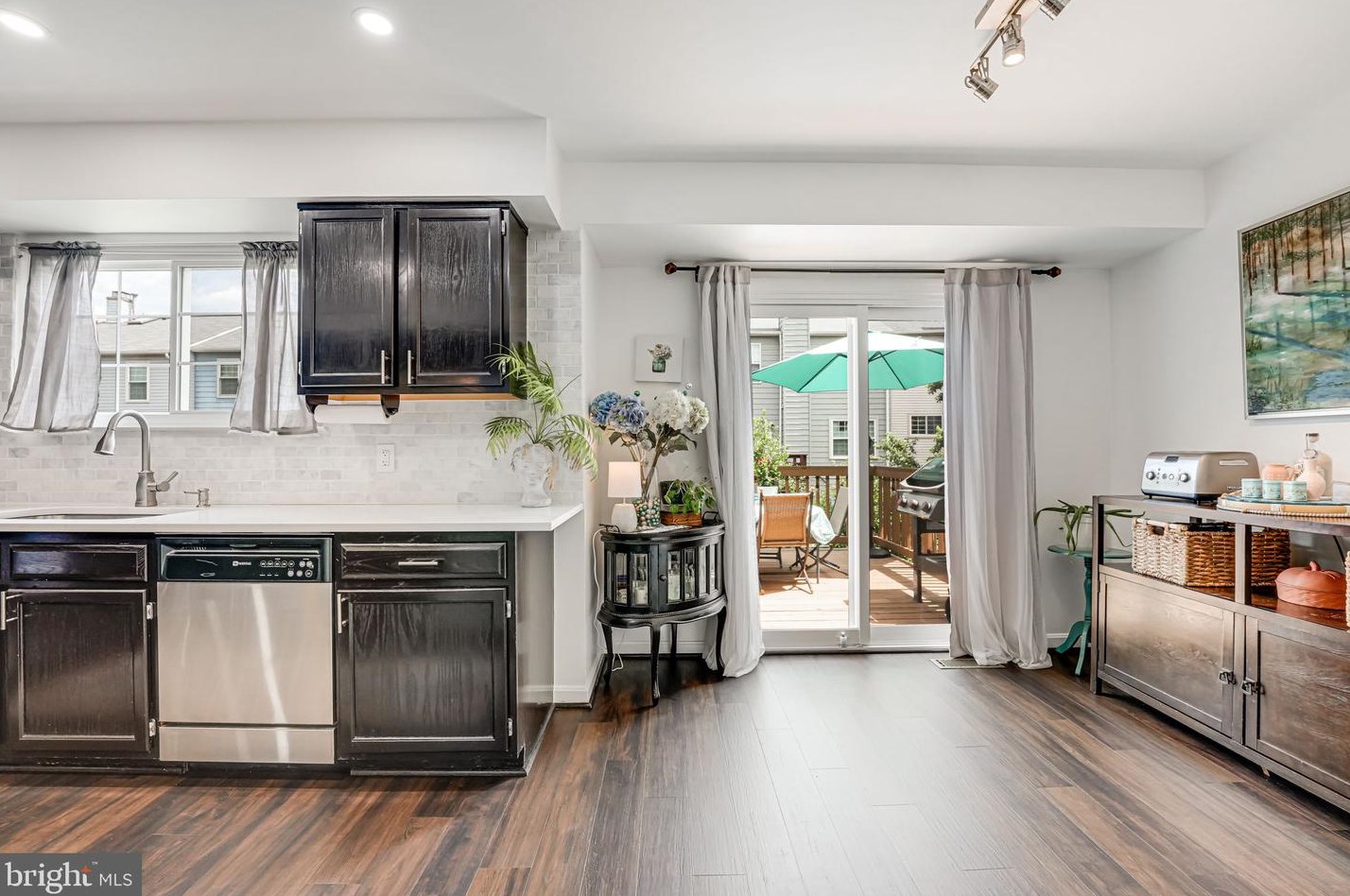 6007 Lands End Ln, Alexandria VA 22315-2666 exterior