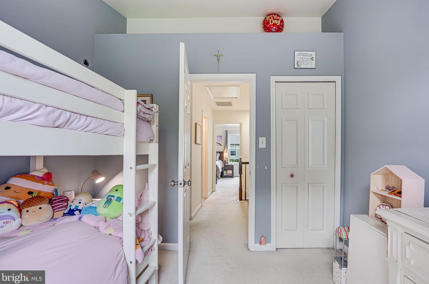 6007 Lands End Ln, Alexandria VA 22315-2666 exterior