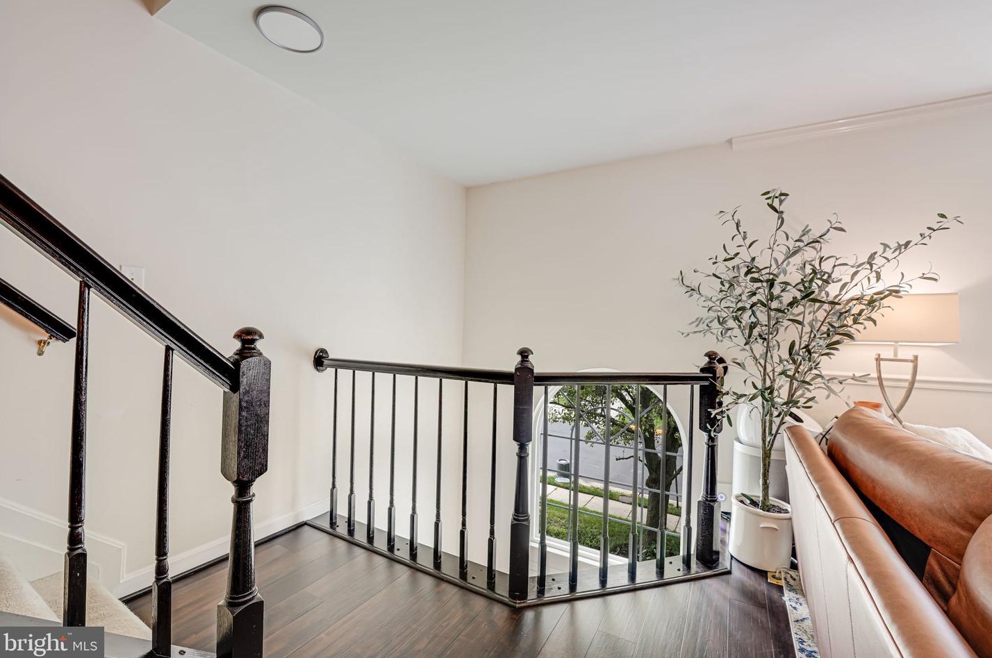 6007 Lands End Ln, Alexandria VA 22315-2666 exterior