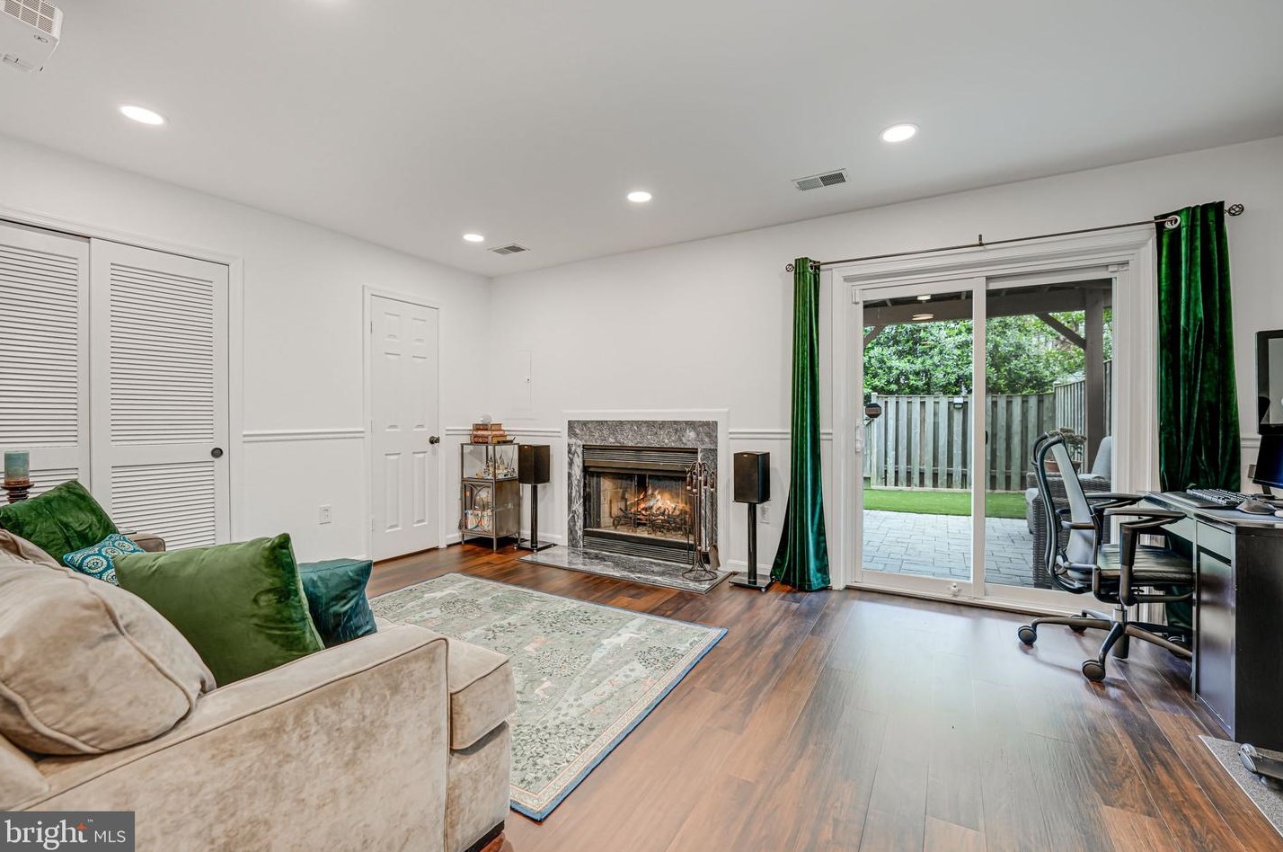 6007 Lands End Ln, Alexandria VA 22315-2666 exterior