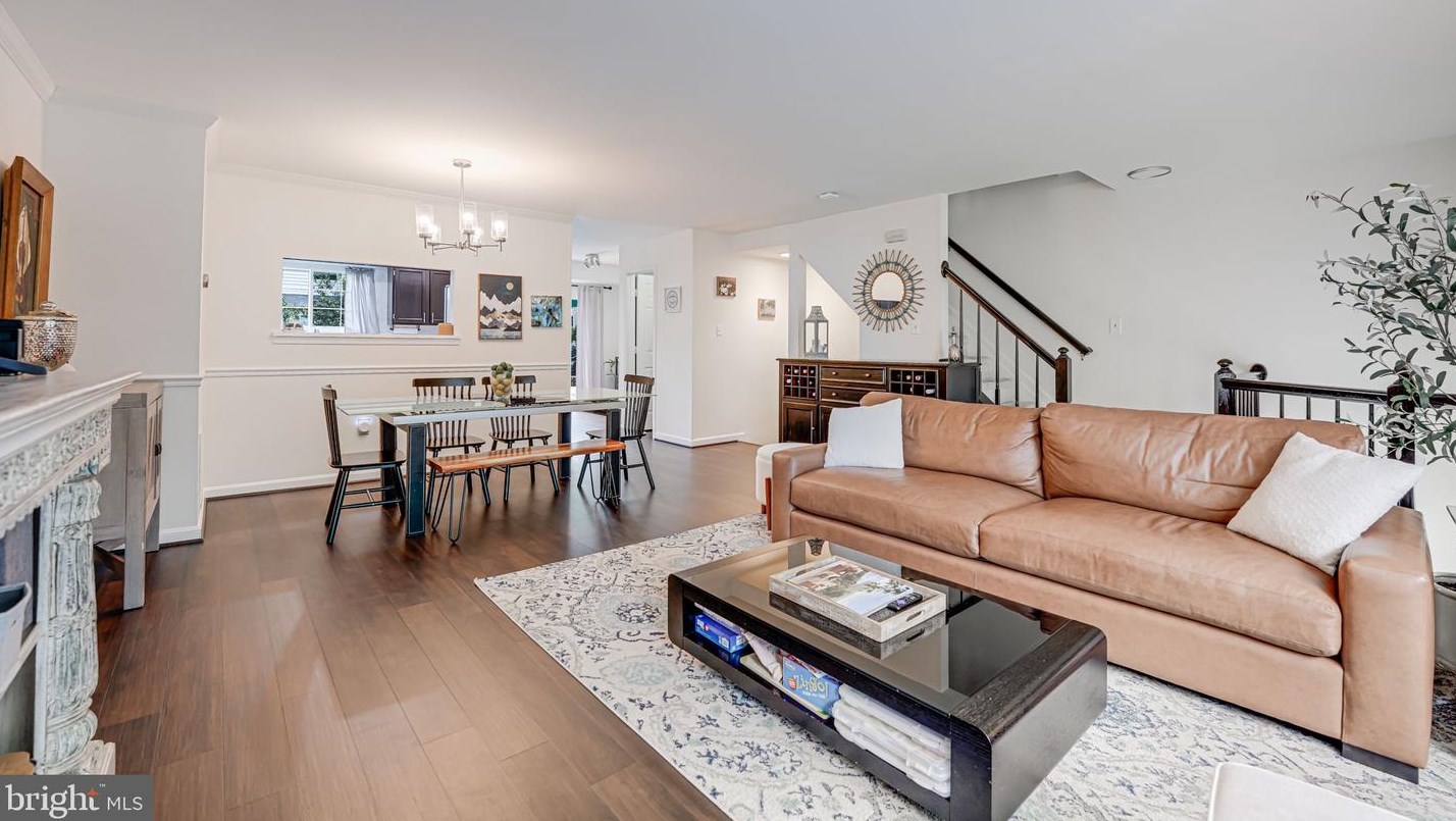 6007 Lands End Ln, Alexandria VA 22315-2666 exterior