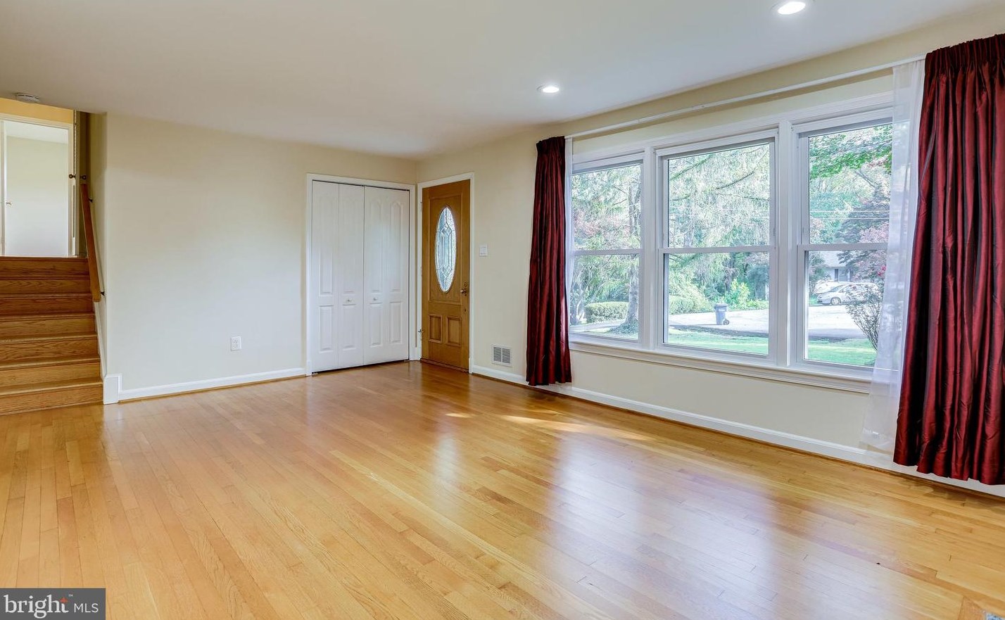 7321 Reddfield Ct, Falls Church, VA 22043-2707
