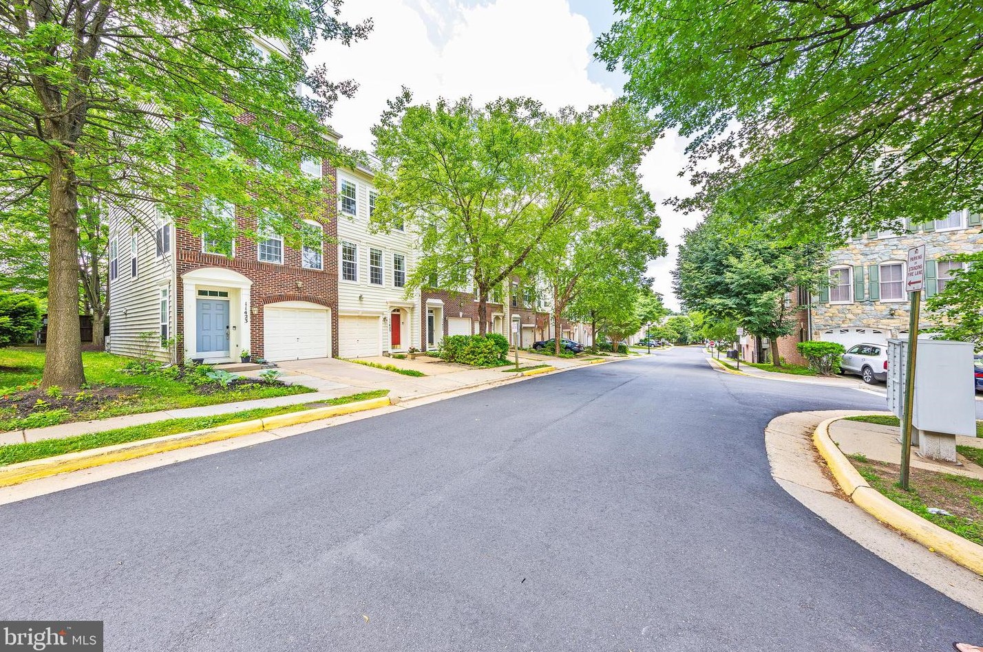 11425 Log Rdg Dr, Fairfax VA  22030-8528 exterior