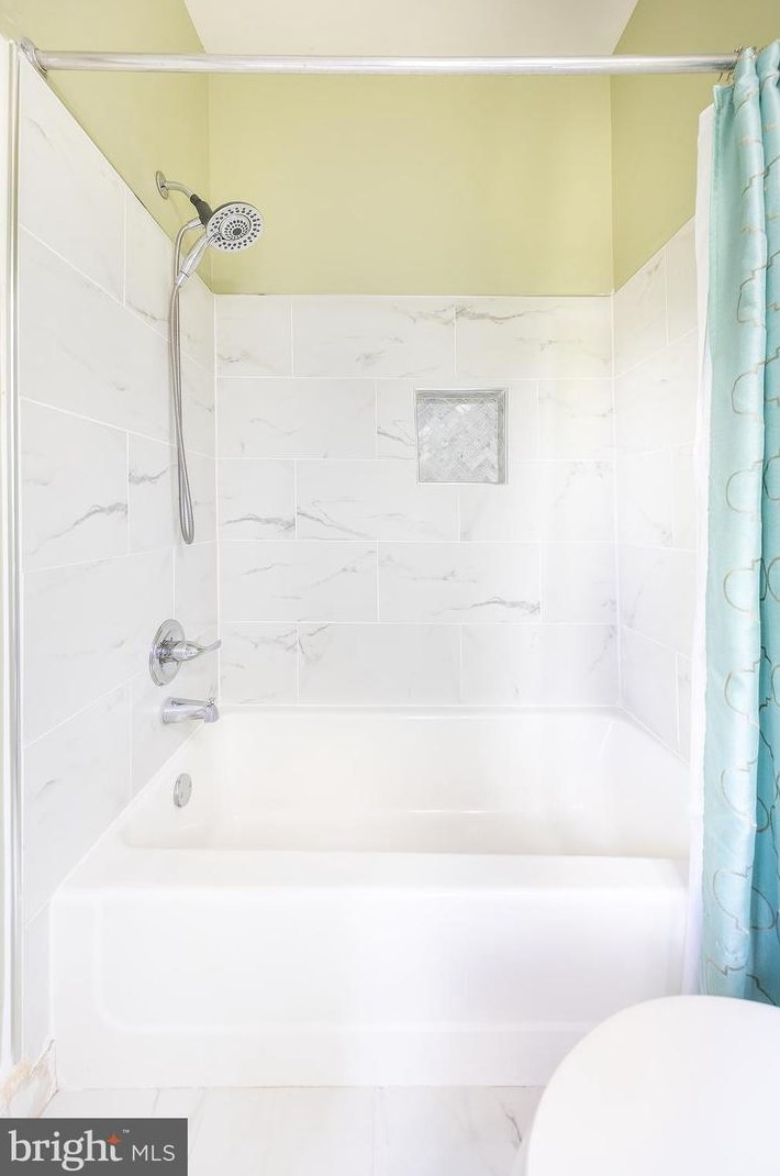 11425 Log Rdg Dr, Fairfax VA  22030-8528 exterior