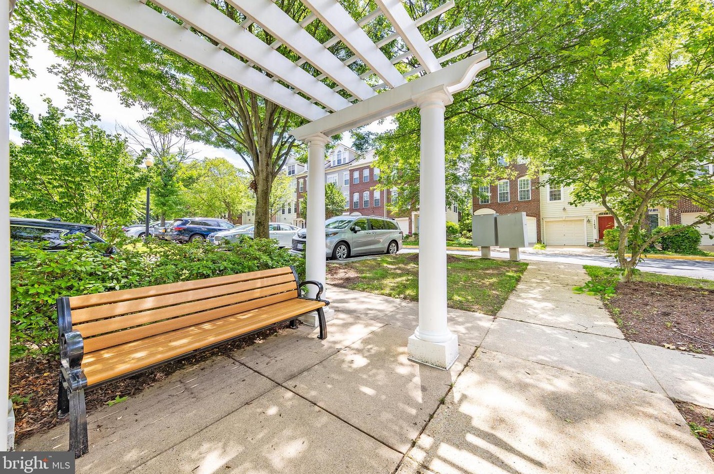 11425 Log Rdg Dr, Fairfax VA  22030-8528 exterior